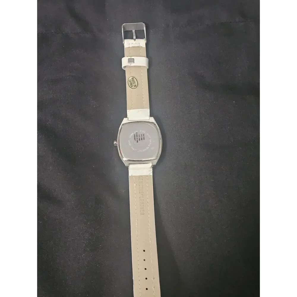 38.1mm crystal Fashion Analog Quartz watch w/white Faux Leather Band